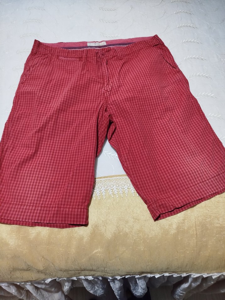 Kırmızı Parlak Düğmeli Erkek Mini Şort - Görsel 2