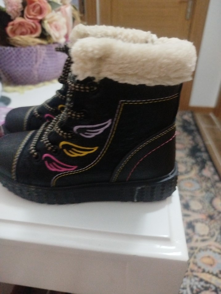 Kız Çocuk Siyah Renkli Nakışlı Kürklü Bot - Görsel 4