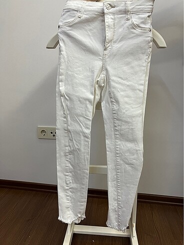 Bershka high rise beyaz pantolon