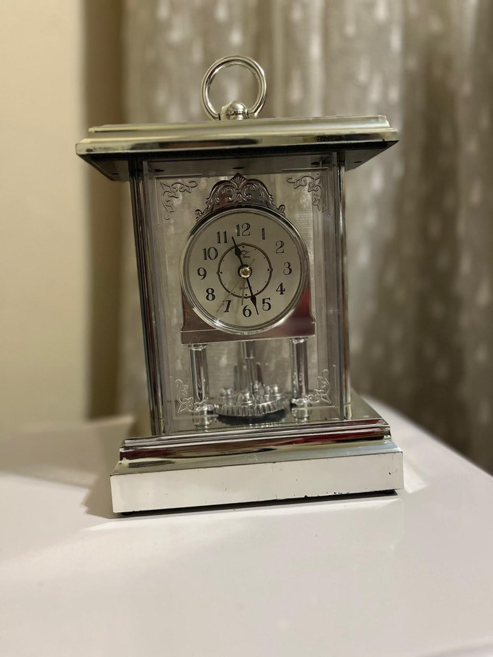 Göz Alıcı Lüks! Şeffaf Kasa Dönen Sarkaçlı (Torsion) Masa Saati - Görsel 3