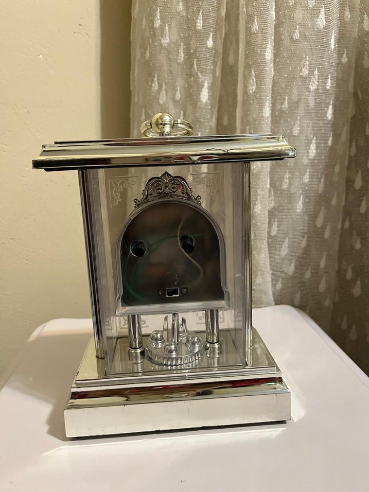 Göz Alıcı Lüks! Şeffaf Kasa Dönen Sarkaçlı (Torsion) Masa Saati - Görsel 4