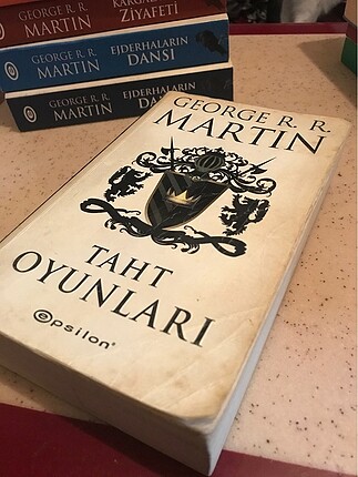 Taht Oyunları, George R. R. Martin