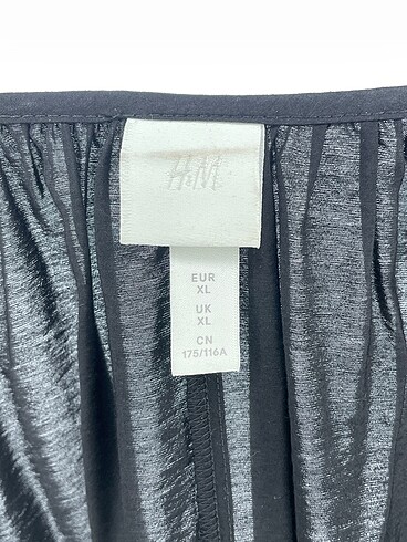 xl Beden siyah Renk H&M Kısa Elbise %70 İndirimli.