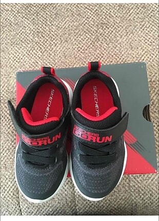 22 Beden Skecher çocuk ayakkabısı