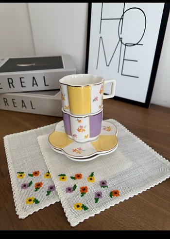 Pastel Renkli Çiçek Desenli fincan uyumlu peçete