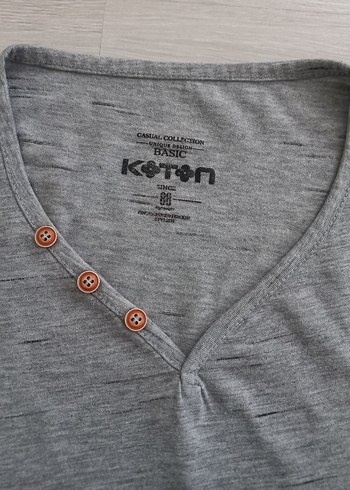 Düğmeli Gri V Yaka Erkek Tişört - Görsel 2