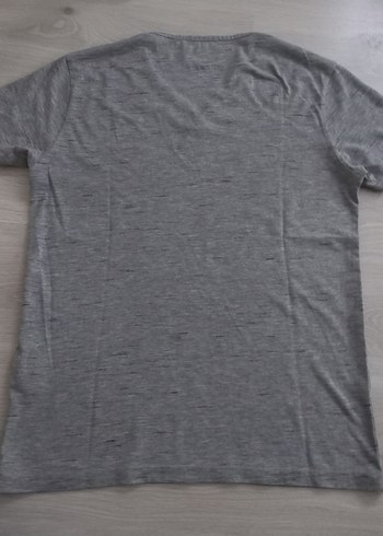 Düğmeli Gri V Yaka Erkek Tişört - Görsel 4