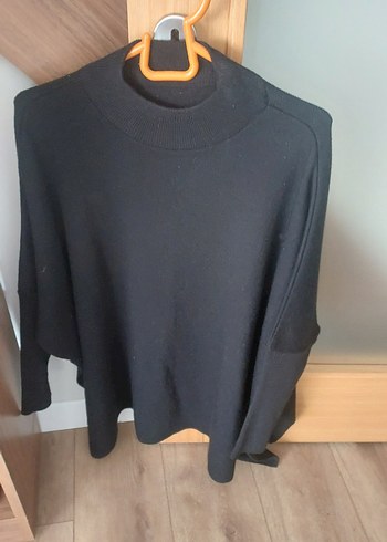 Siyah Boğazlı Kadın Panço - Görsel 3