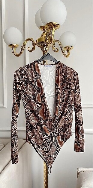 Zara yılan derisi desenli bodysuit(Satıldı)
