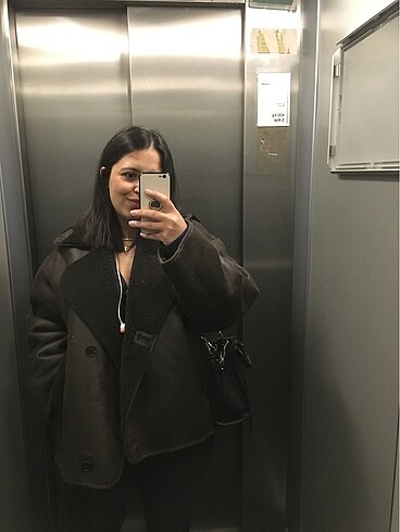 Zara Mont