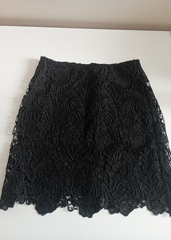 H&M Dantel İşlemeli Siyah Mini Etek