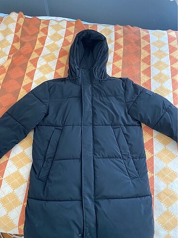 Zara Mont