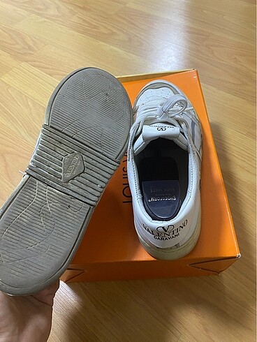 42 Beden beyaz Renk louis vuitton