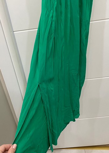 Yeşil V Yakalı Fırfırlı Uzun Elbise - Görsel 3