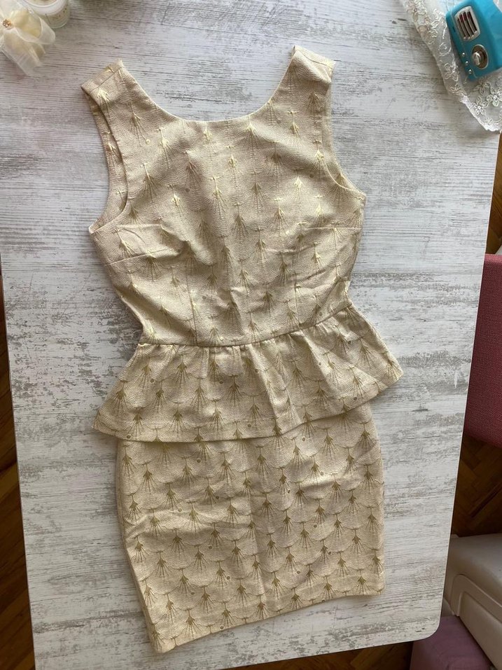 Kısa Bej Dantel İşlemeli Kadın Ofis Elbisesi - Görsel 5