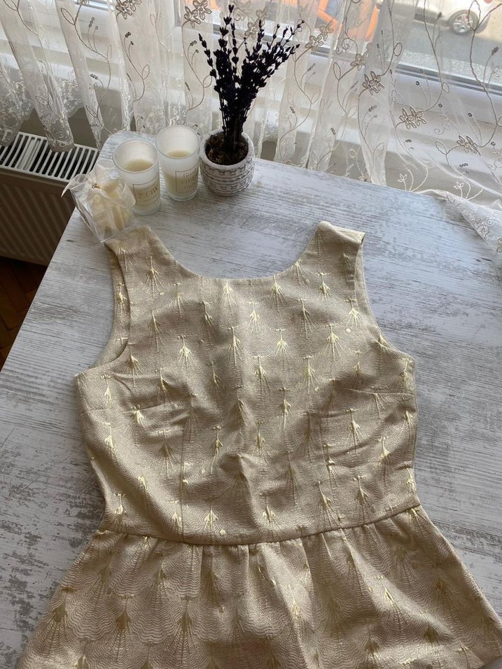 Kısa Bej Dantel İşlemeli Kadın Ofis Elbisesi - Görsel 3