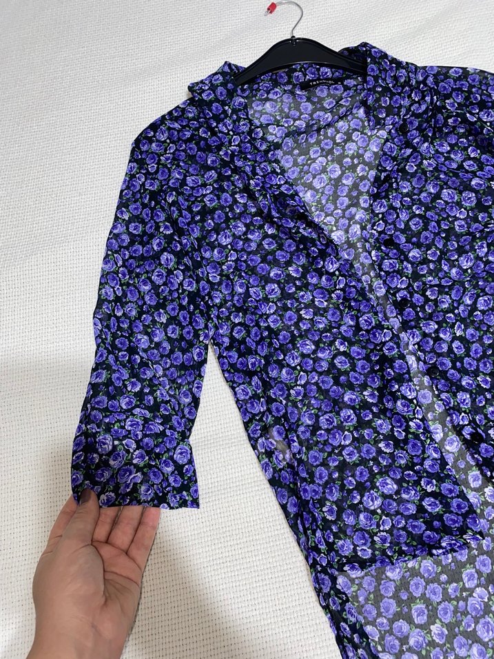 Mor Çiçek Desenli Kadın Gömlek - Görsel 2