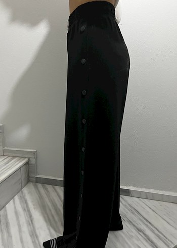 Düğmeli Siyah Salaş Kumaş Kadın Pantolon - Görsel 3