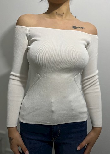 Düğmeli Beyaz V Yakalı Kadın Triko - Görsel 2