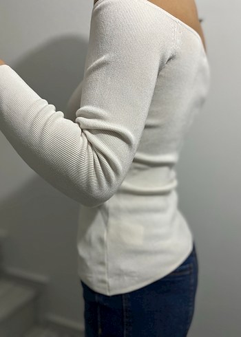 Düğmeli Beyaz V Yakalı Kadın Triko - Görsel 3