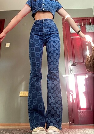 Trendyolmilla baskılı denim jean ve crop
