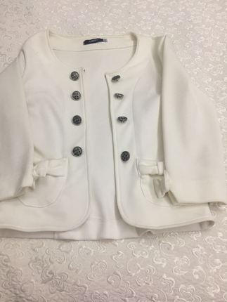 Beyaz kisa ceket