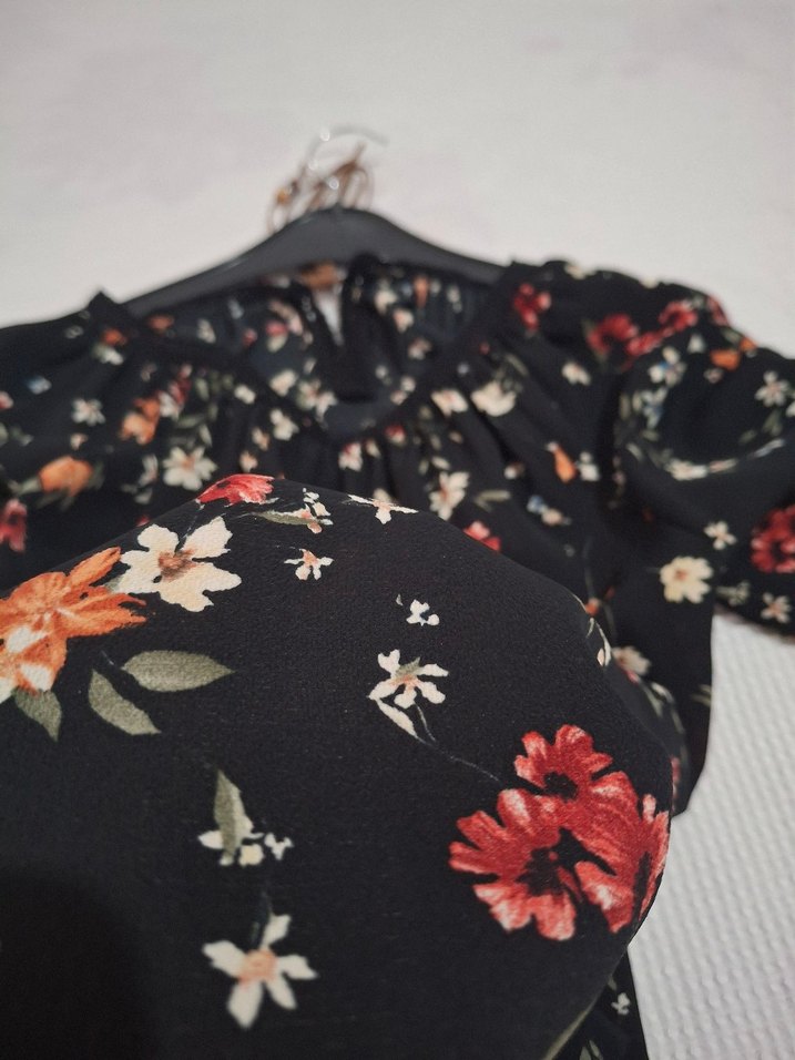 Çiçek Desenli V Yakalı Uzun Kollu Bluz - Görsel 5