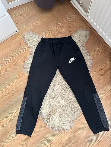 Orijinal Nike eşofman altı