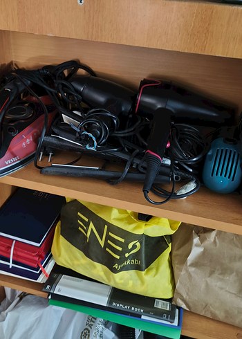 Yeşil Hobi Malzemeleri Raf Düzeni - Görsel 2