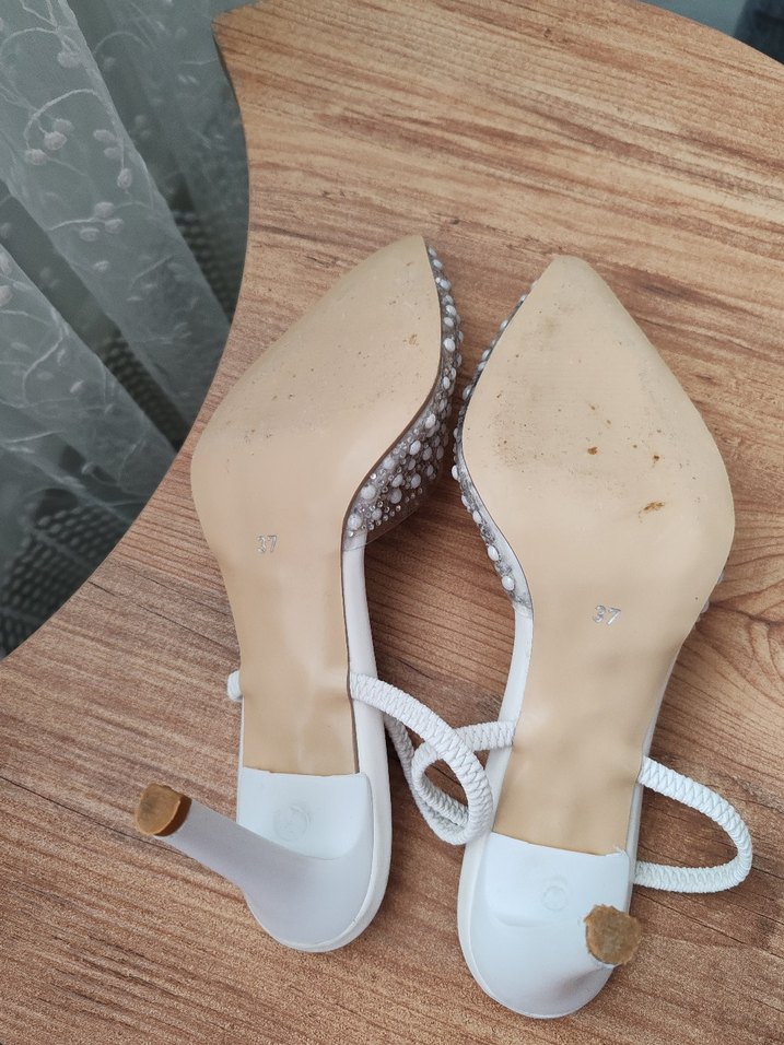 İnci İşlemeli Beyaz ince Topuklu Kadın Abiye Ayakkabı - Görsel 4