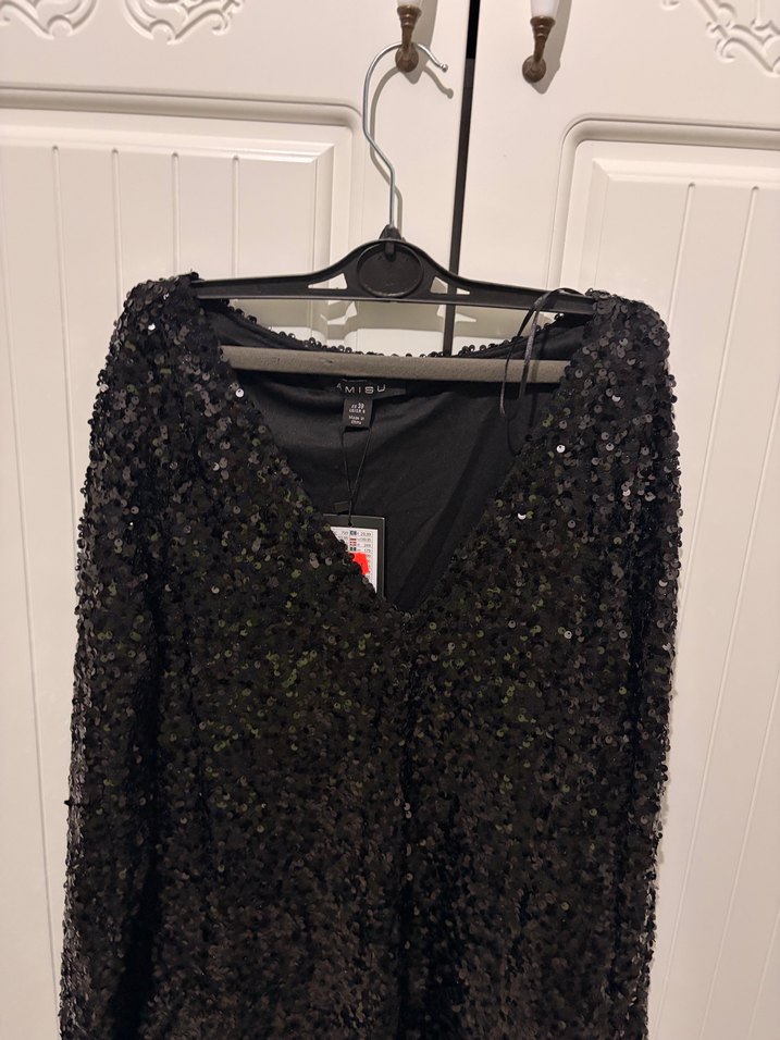 Payet İşlemeli Siyah Elbise - Görsel 2