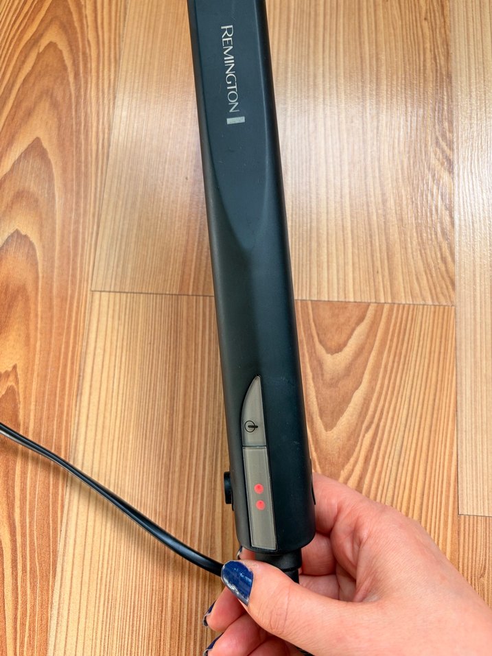 Remington Siyah Parlak Saç Düzleştirici - Görsel 3