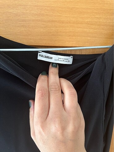 m Beden siyah Renk Pull and bear asimetrik midi elbise