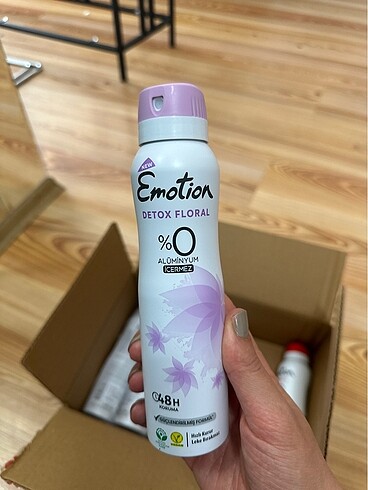 Diğer Emotion deodorant