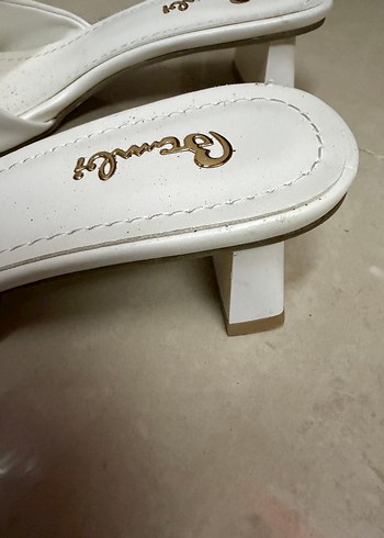 Beyaz Kadın Blok Topuklu Terlik - Görsel 2