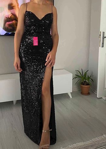 m Beden Siyah Payetli Uzun İnce Askılı Abiye Elbise