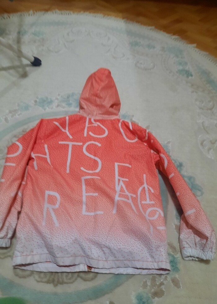 Yağmurluk 7 yaş tertemiz sağlam - Görsel 4