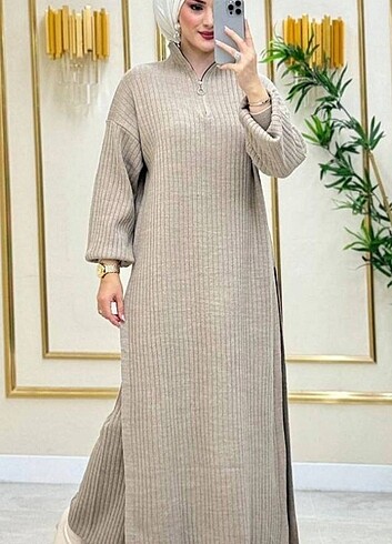 Yırtmaçlı triko pantolonlu