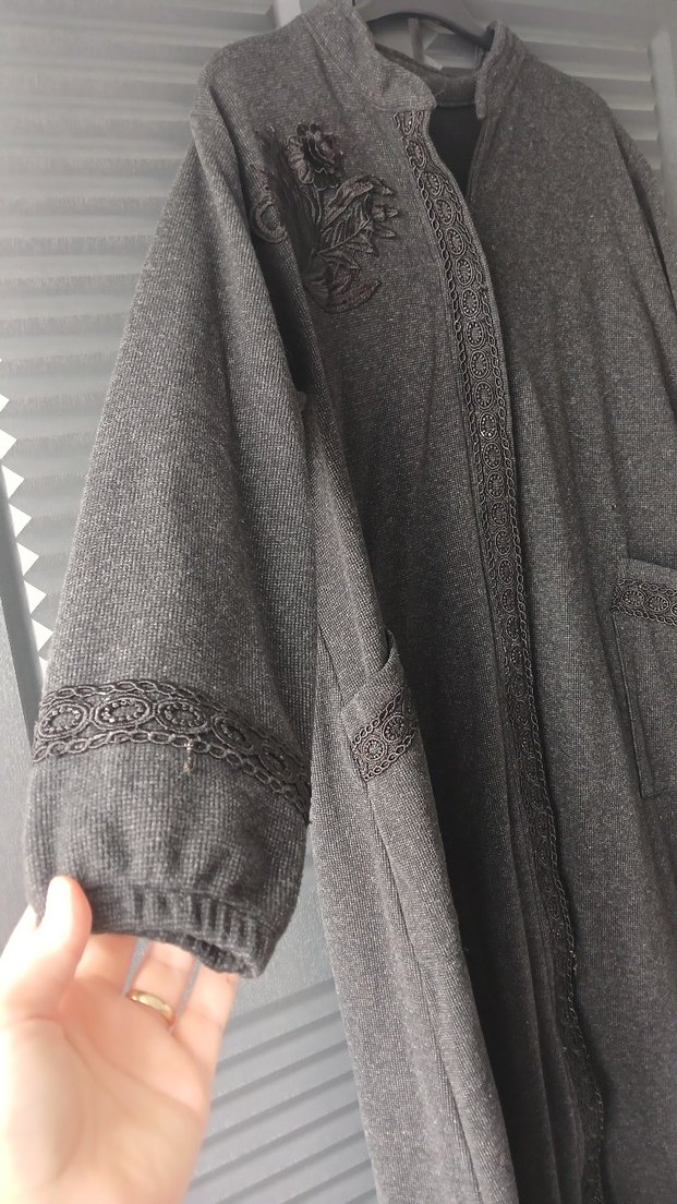 Nakış Detaylı Gri Kadın pardüse - Görsel 2