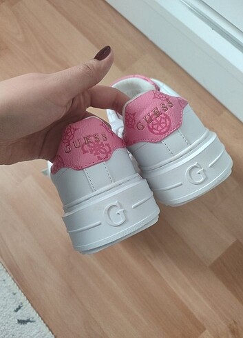37 Beden Guess Beyaz spor ayakkabı