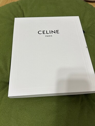 Celine marka hediye kutusu orjinaldir