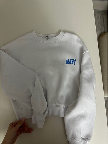 Beyaz sweatshirt