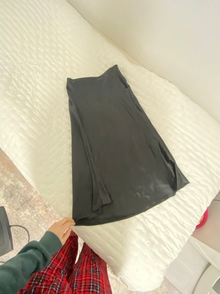 Siyah Midi Salaş Dökümlü Kadın Etek - Görsel 2