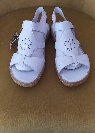 40 Beden beyaz Renk Deri Beyaz sandalet yeni, etiketli