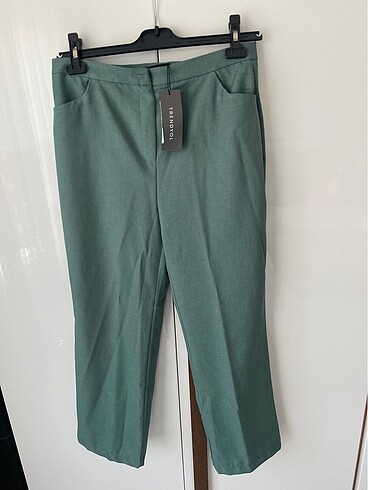 42 Beden yeşil Renk Trendyolmilla yeşil Pantalon