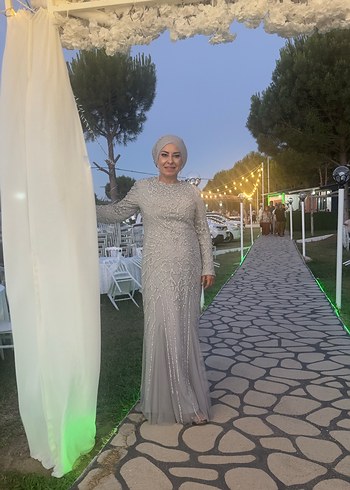 Abiye Uzun Kollu Gri İşlemeli Abiye Elbise
