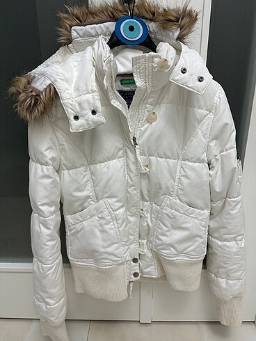Benetton beyaz kürklü mont kaz tüyü