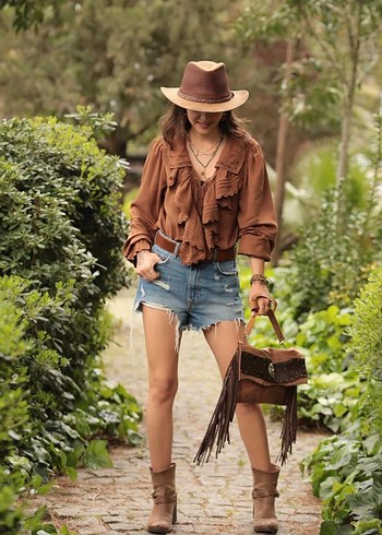 Bohem Tarzı Kahverengi Deri Fırfırlı Şort - Görsel 3