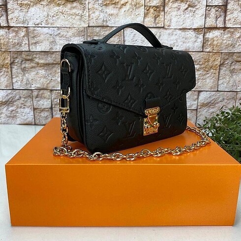 Louis Vuitton Pochette Metis East West Empreinte