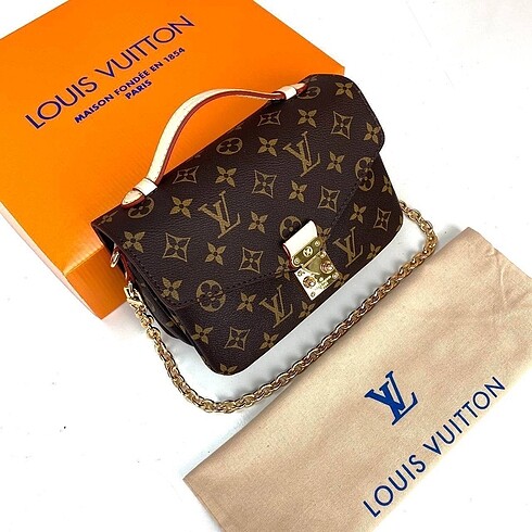Louis Vuitton Louis Vuitton Pochette Metis East West hakiki